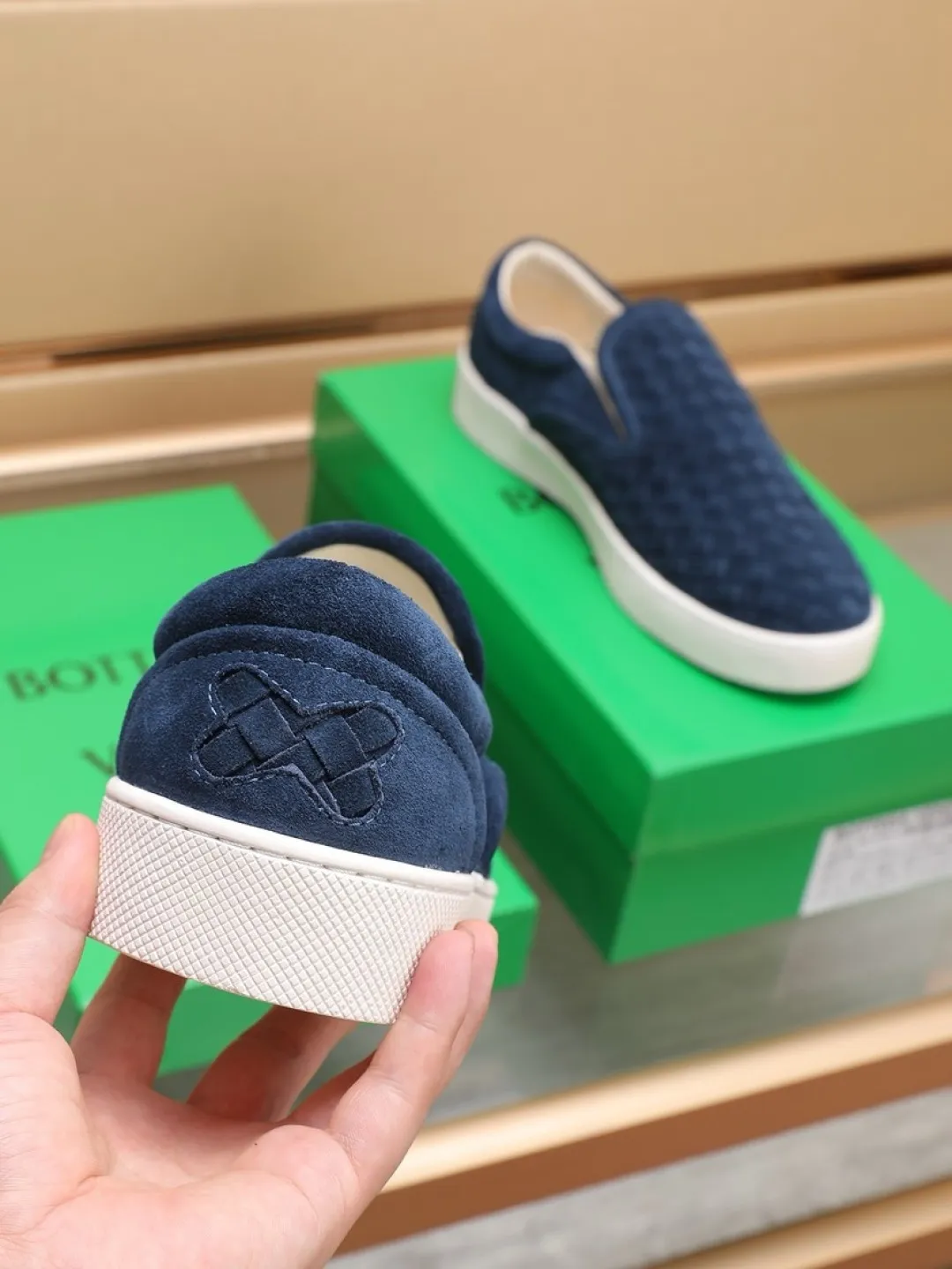 Men's men's shoes 💰Men's shoes 💰440💰🔥[BV] series of top purchasing agents 🔍Imported first-layer cowhide woven surface, cowhide foot pads lining environmentally friendly ♻️Does not fade, 💪Sole: Rubber combination original factory special original outsole ⚠Original and single goods 🔍🔍You can come in and out at will, welcome to compare ⚠Number of sizes: 38-44